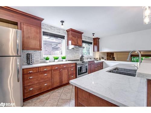 16 Peacock Lane, Barrie, ON - Indoor Photo Showing Kitchen With Stainless Steel Kitchen With Double Sink