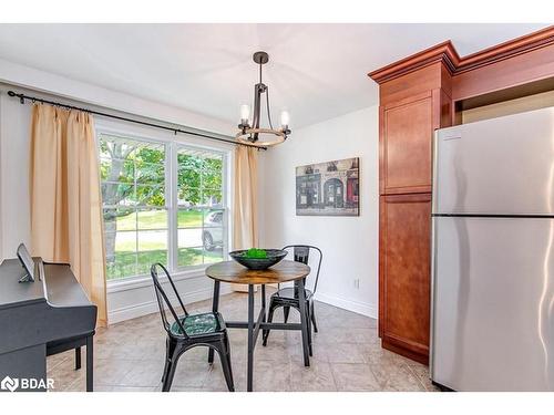 16 Peacock Lane, Barrie, ON - Indoor Photo Showing Dining Room