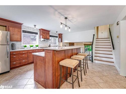 16 Peacock Lane, Barrie, ON - Indoor Photo Showing Kitchen