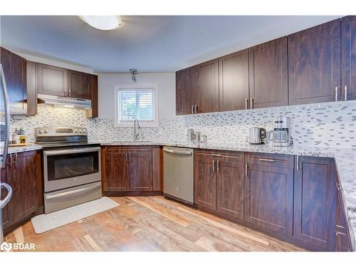 447 13 Line S, Oro-Medonte, ON - Indoor Photo Showing Kitchen With Upgraded Kitchen