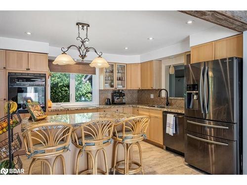 223 Cliff Road, Barrie, ON - Indoor Photo Showing Kitchen