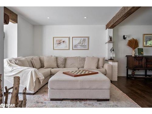 223 Cliff Road, Barrie, ON - Indoor Photo Showing Living Room