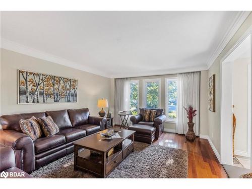 24 Dyer Boulevard, Barrie, ON - Indoor Photo Showing Living Room