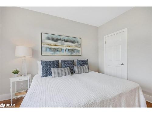 112-140 Cedar Island Road, Orillia, ON - Indoor Photo Showing Bedroom