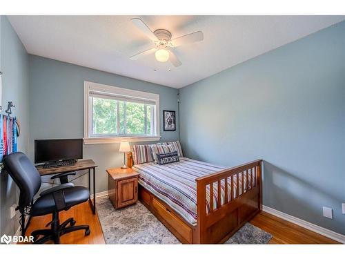 15 Pratt Road, Barrie, ON - Indoor Photo Showing Bedroom