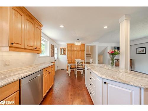 15 Pratt Road, Barrie, ON - Indoor Photo Showing Kitchen