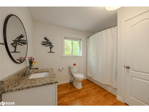 15 Pratt Road, Barrie, ON - Indoor Photo Showing Bathroom