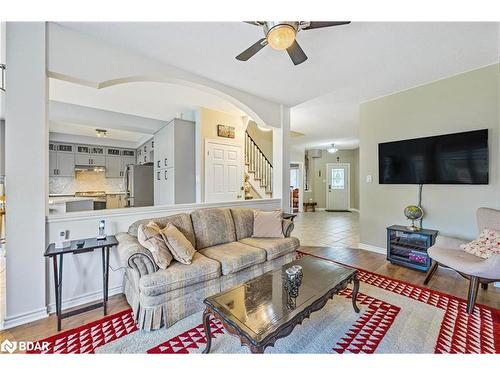 66 Penvill Trail, Barrie, ON - Indoor Photo Showing Living Room