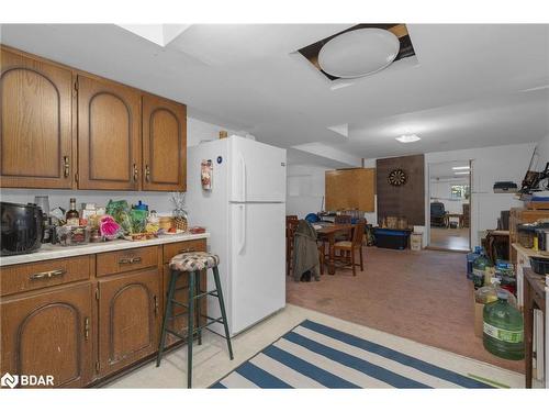 107 Henry Street, Barrie, ON - Indoor Photo Showing Kitchen