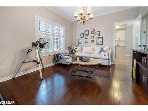 33 Penvill Trail, Barrie, ON - Indoor Photo Showing Living Room