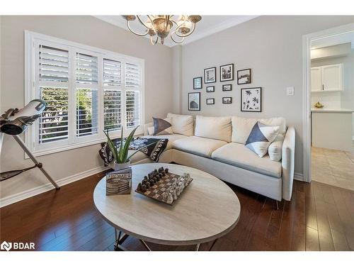 33 Penvill Trail, Barrie, ON - Indoor Photo Showing Living Room