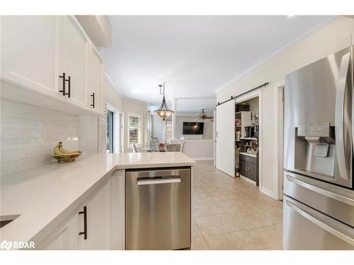 33 Penvill Trail, Barrie, ON - Indoor Photo Showing Kitchen