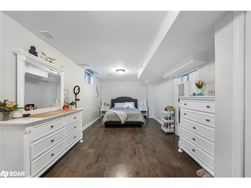 33 Penvill Trail, Barrie, ON - Indoor Photo Showing Bedroom