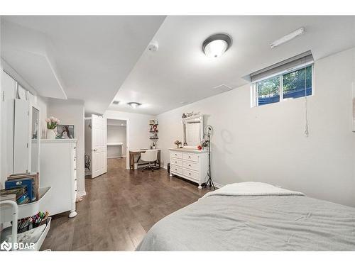 33 Penvill Trail, Barrie, ON - Indoor Photo Showing Bedroom