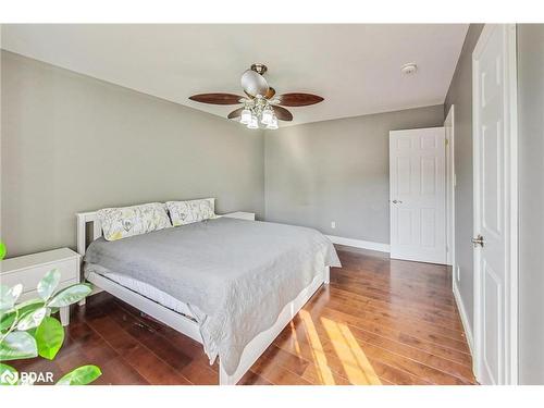 23 Grove Street, Hamilton, ON - Indoor Photo Showing Bedroom