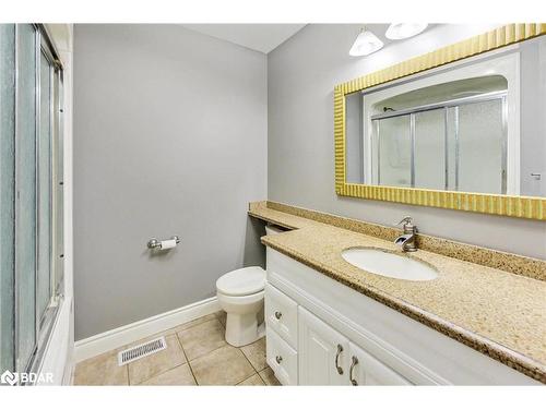 23 Grove Street, Hamilton, ON - Indoor Photo Showing Bathroom