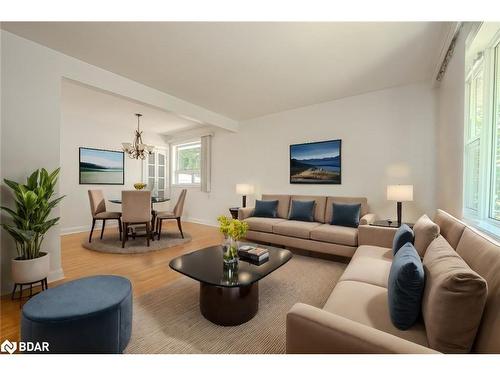 30 Drury Lane, Barrie, ON - Indoor Photo Showing Living Room