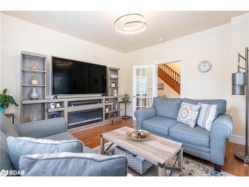 62 Fletcher Crescent, Alliston, ON - Indoor Photo Showing Living Room