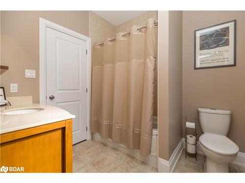 177 Little Avenue, Barrie, ON - Indoor Photo Showing Bathroom