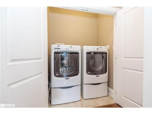 177 Little Avenue, Barrie, ON - Indoor Photo Showing Laundry Room