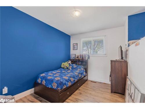 3421 Timberline Avenue, Severn Twp, ON - Indoor Photo Showing Bedroom