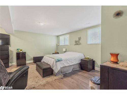 3421 Timberline Avenue, Severn Twp, ON - Indoor Photo Showing Bedroom