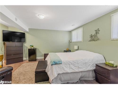 3421 Timberline Avenue, Severn Twp, ON - Indoor Photo Showing Bedroom