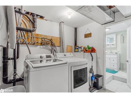 3421 Timberline Avenue, Severn Twp, ON - Indoor Photo Showing Laundry Room