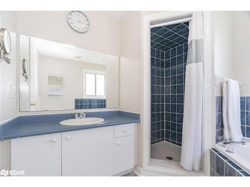 19 Sumac Street, Barrie, ON - Indoor Photo Showing Bathroom