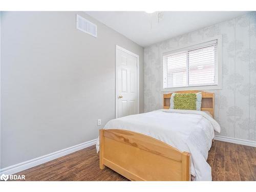 19 Sumac Street, Barrie, ON - Indoor Photo Showing Bedroom