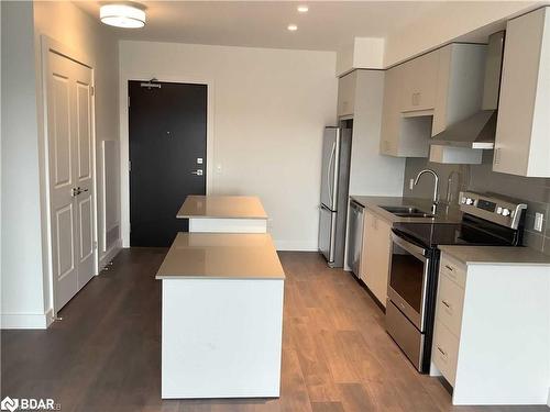 1304-15 Glebe Street, Cambridge, ON - Indoor Photo Showing Kitchen With Stainless Steel Kitchen With Double Sink