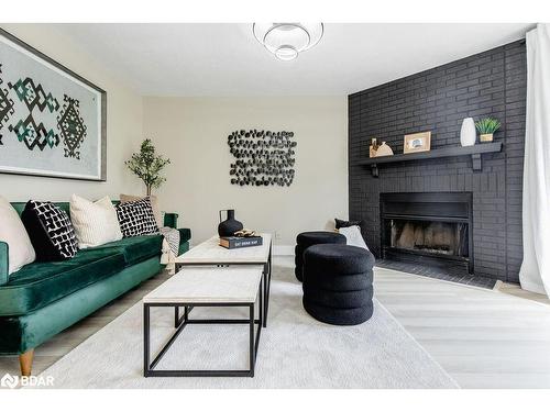 987 Garden Avenue, Innisfil, ON - Indoor Photo Showing Living Room With Fireplace