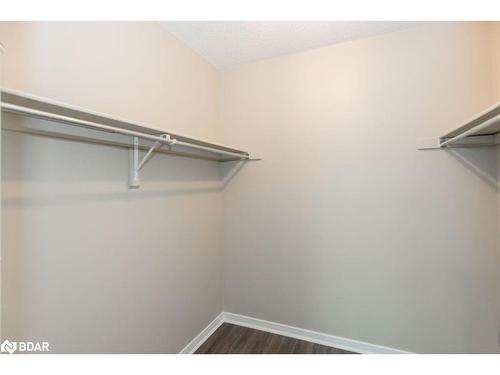 987 Garden Avenue, Innisfil, ON - Indoor With Storage