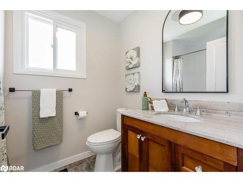 987 Garden Avenue, Innisfil, ON - Indoor Photo Showing Bathroom