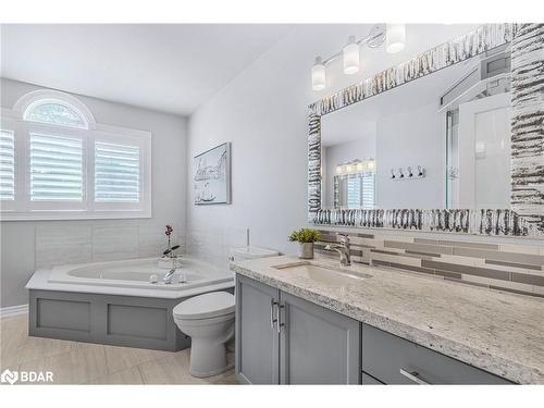 8 Dove Crescent, Barrie, ON - Indoor Photo Showing Bathroom