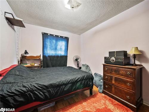 278 Anne Street N, Barrie, ON - Indoor Photo Showing Bedroom