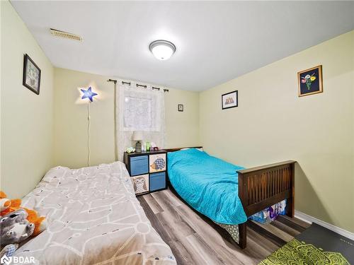 278 Anne Street N, Barrie, ON - Indoor Photo Showing Bedroom