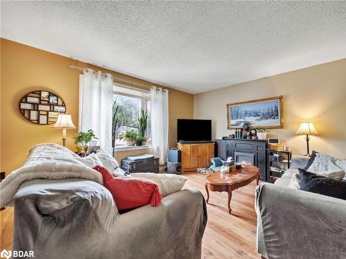 278 Anne Street N, Barrie, ON - Indoor Photo Showing Living Room