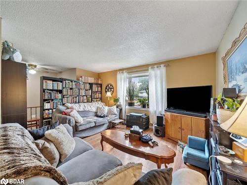 278 Anne Street N, Barrie, ON - Indoor Photo Showing Living Room