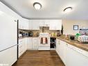 18 Ridgeway Avenue, Barrie, ON  - Indoor Photo Showing Kitchen With Double Sink 