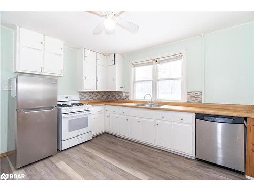 549 King Street, Midland, ON - Indoor Photo Showing Kitchen With Double Sink