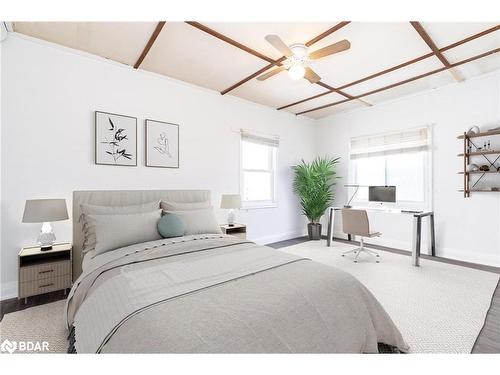 549 King Street, Midland, ON - Indoor Photo Showing Bedroom