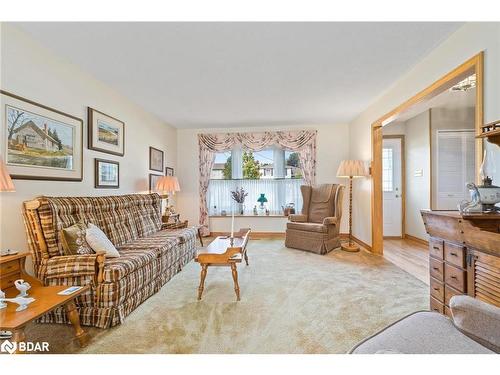 7 Eden Place, Georgetown, ON - Indoor Photo Showing Living Room