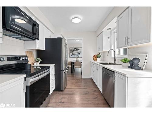 75 Marshall Street, Barrie, ON - Indoor Photo Showing Kitchen