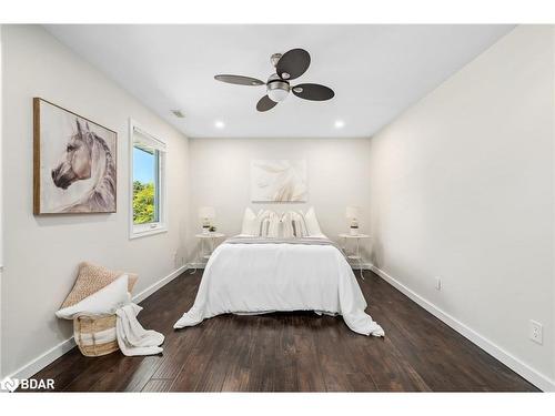 75 Marshall Street, Barrie, ON - Indoor Photo Showing Bedroom