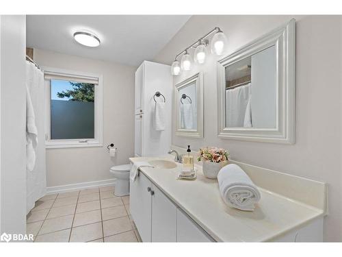 75 Marshall Street, Barrie, ON - Indoor Photo Showing Bathroom