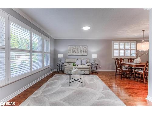 37 Culpepper Drive, Waterloo, ON - Indoor Photo Showing Living Room