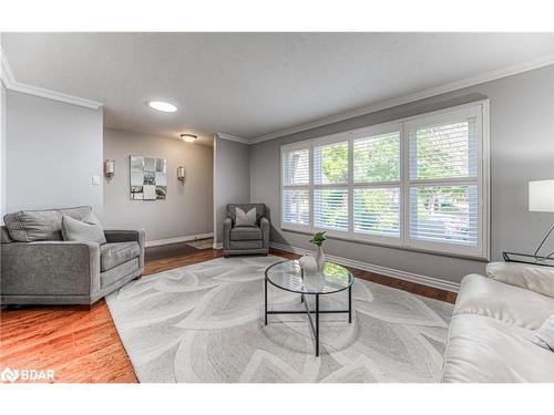 37 Culpepper Drive, Waterloo, ON - Indoor Photo Showing Living Room