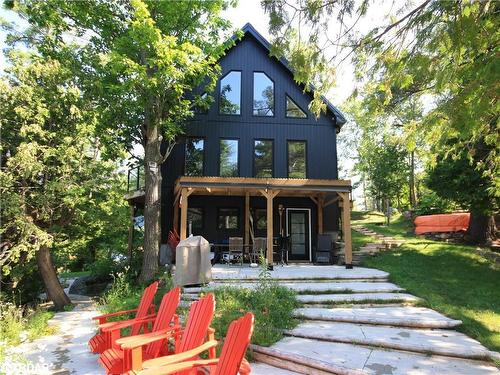 8098 Laidlaw Avenue, Washago, ON - Outdoor With Deck Patio Veranda