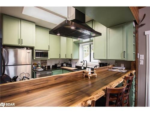 8098 Laidlaw Avenue, Washago, ON - Indoor Photo Showing Kitchen